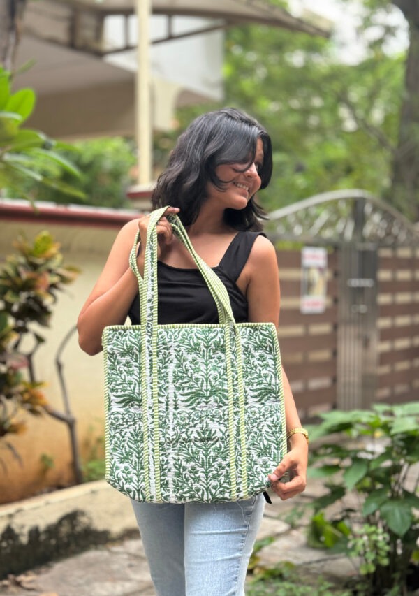 Green quilted cotton tote bag