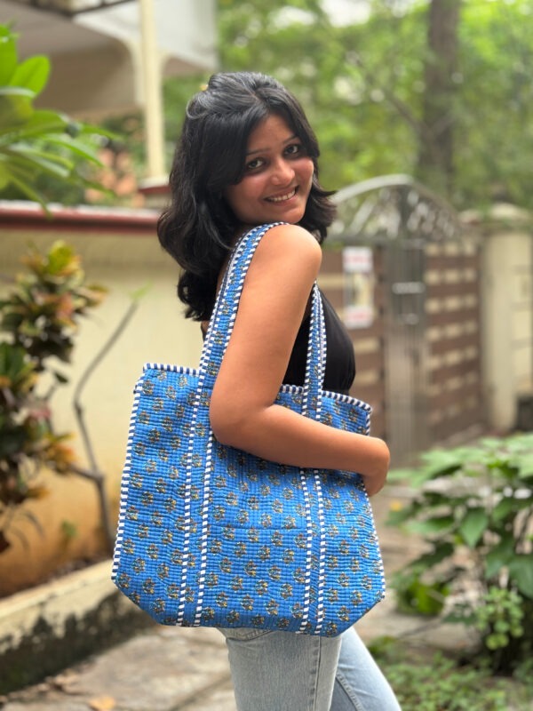 Quilted cotton tote bag blue